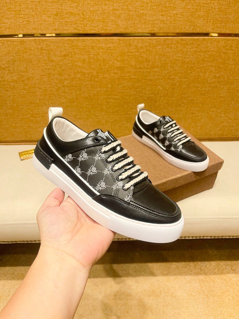 Black and Gray Patterned Low-Top Sneakers — model