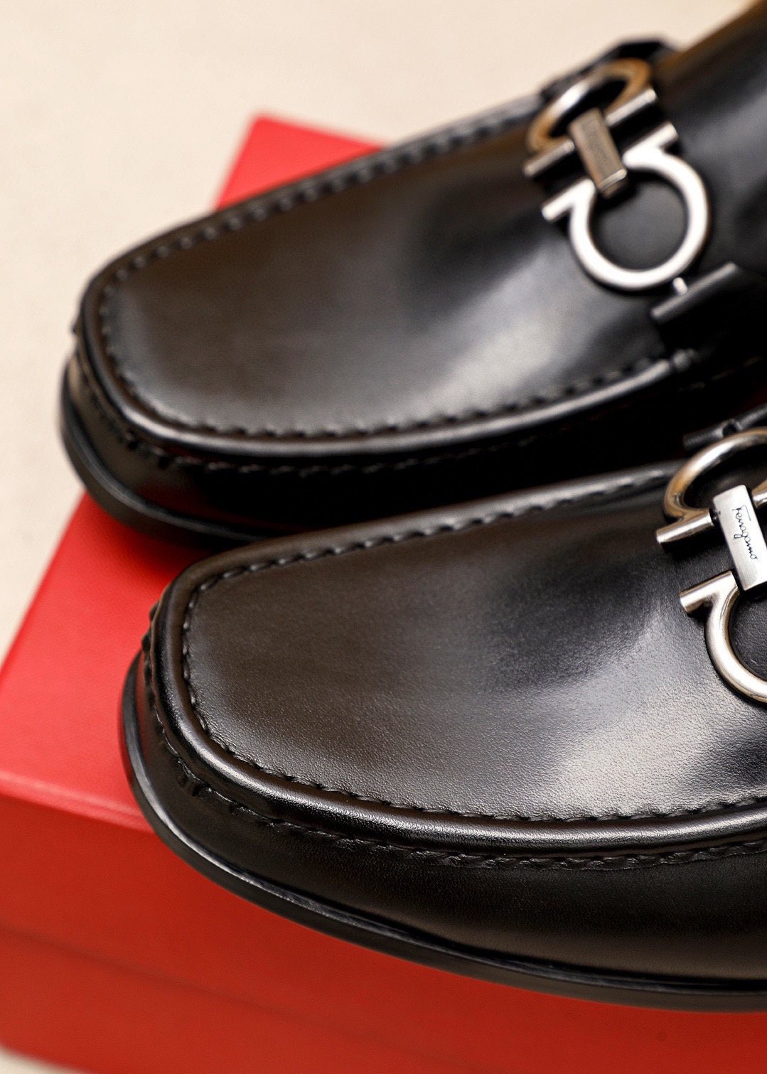Ferragamo Black Metal-Hardware Loafers — detail
