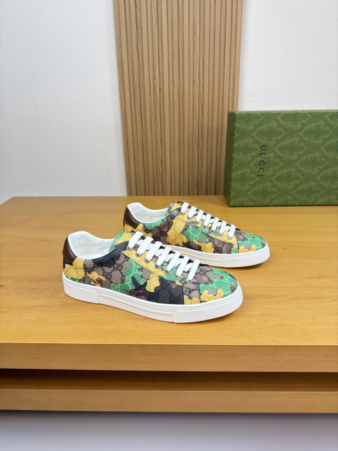 Gucci Turquoise Patterned Low-Top Sneakers — front