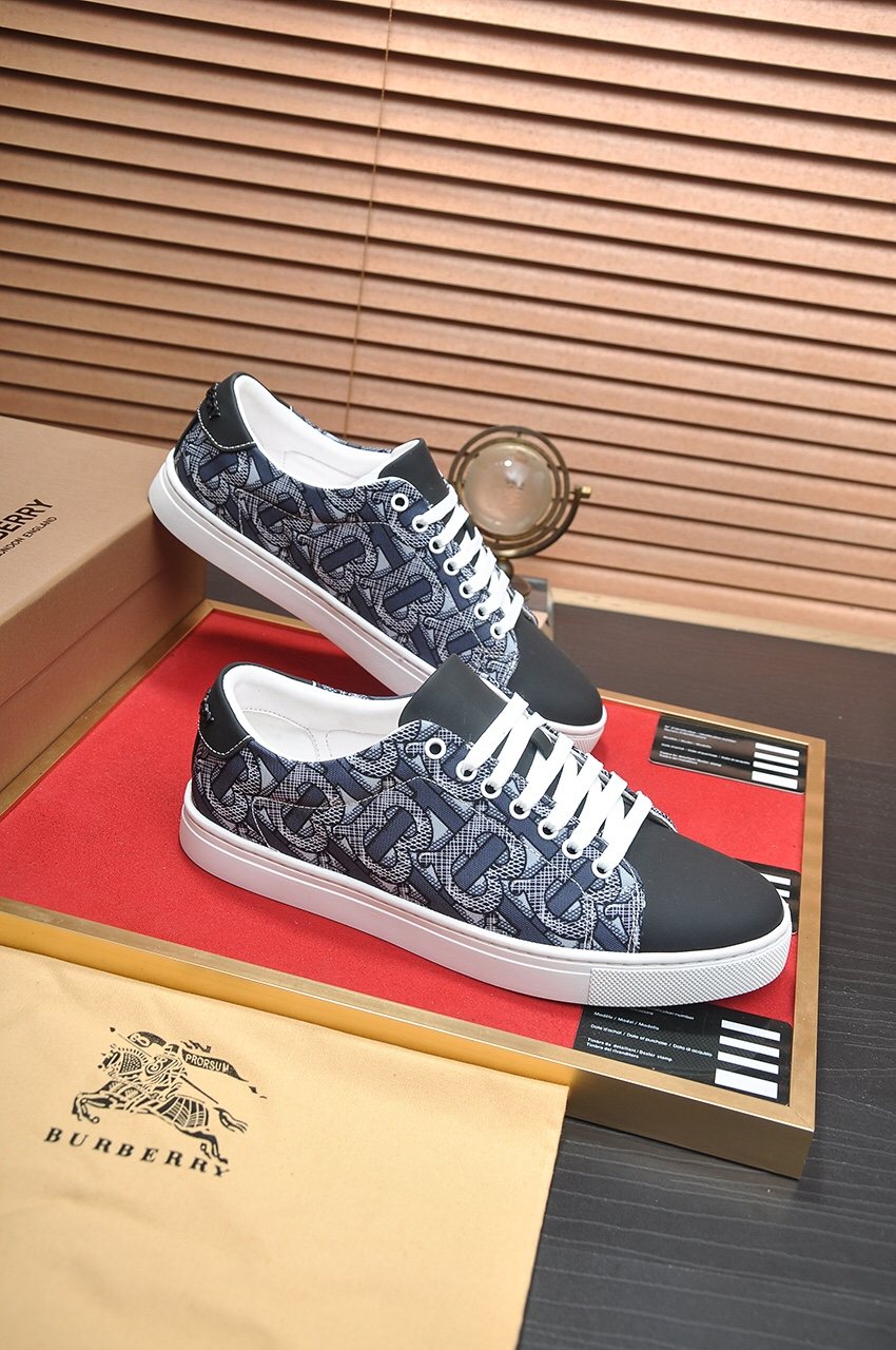 Burberry Patterned Low-Top Sneakers — side