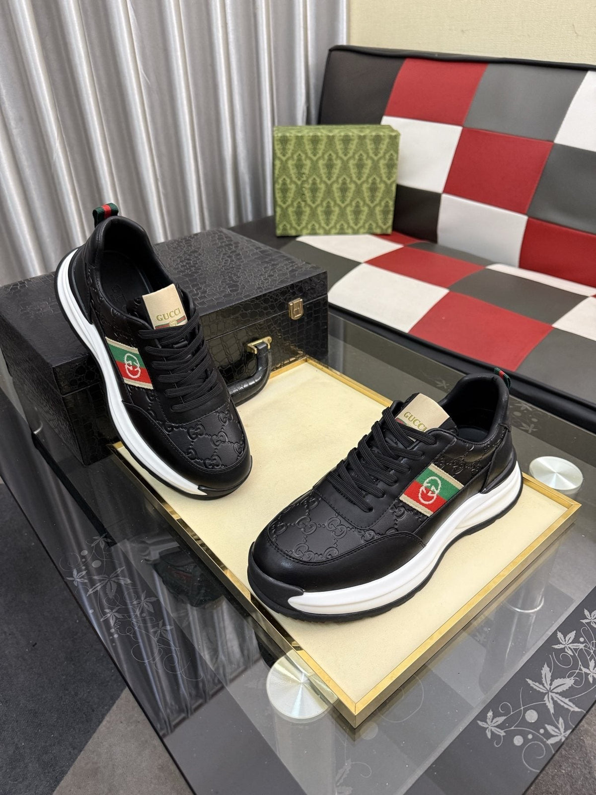 Gucci Green and Red Stripe Low-Top Sneakers — side